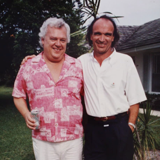 A gauche John UPLEDGER, à droite Jean-Pierre BARRAL dans les années 1990